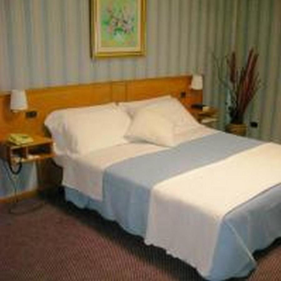 Hotel De La Ville Central ลาตินา ภายนอก รูปภาพ